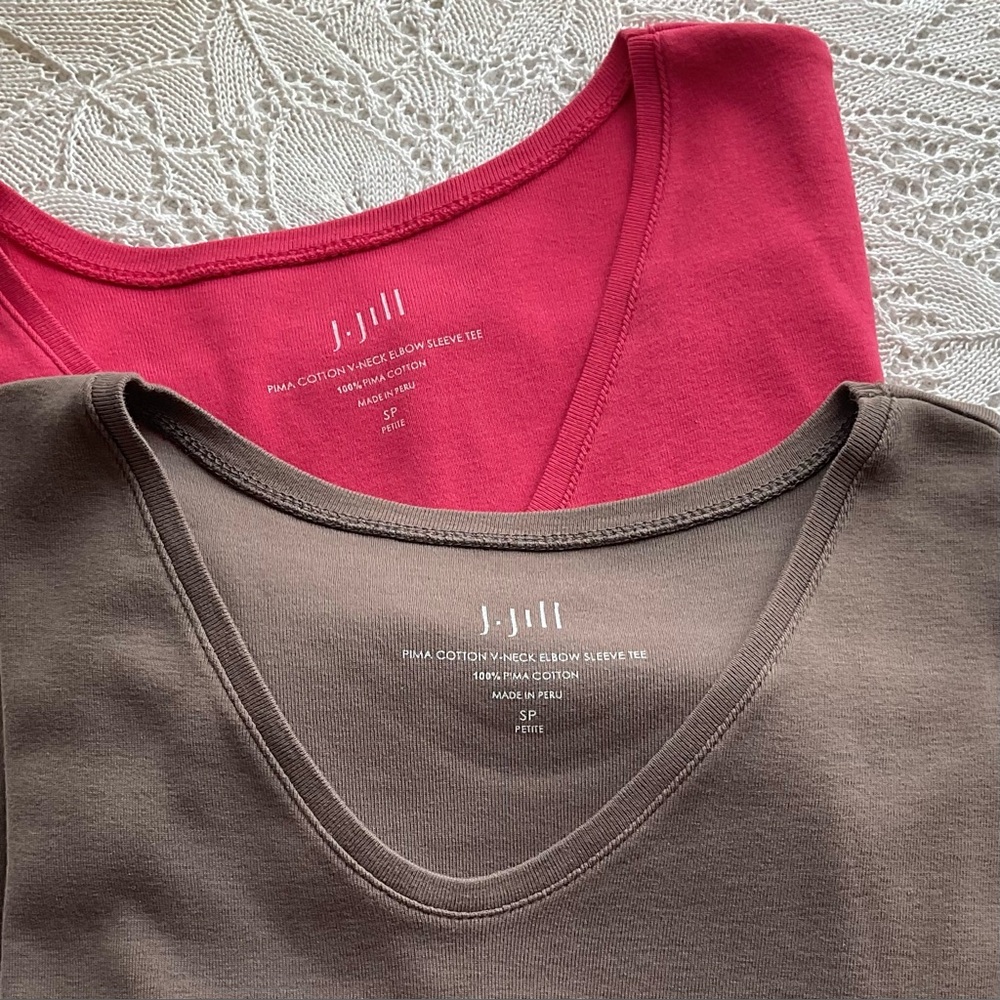 J. Jill Pima Cotton V-Neck Tee ⭐️ brown ⭐️ SP ⭐️ elbow sleeve length ⭐️